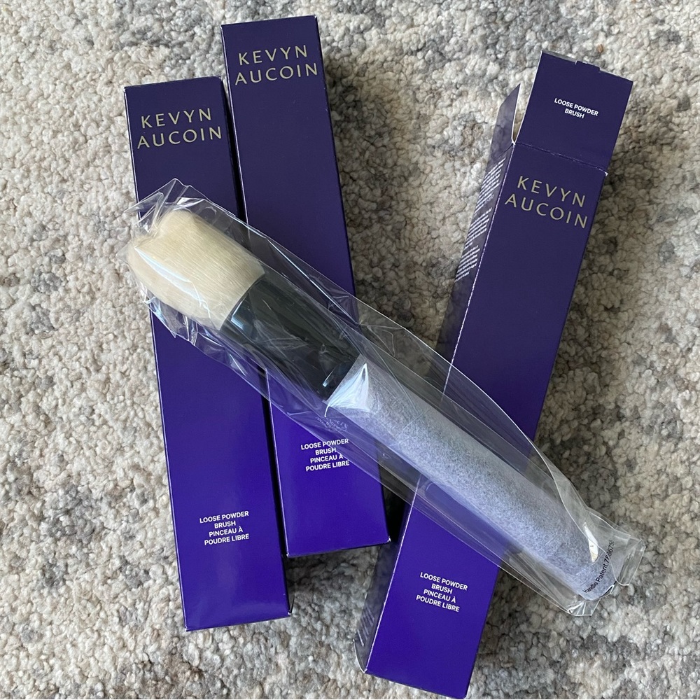 KEVYN AUCOIN Loose Powder Brush